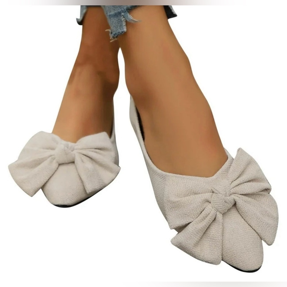 NWT- Fashion Nova Cream Bow Loafers